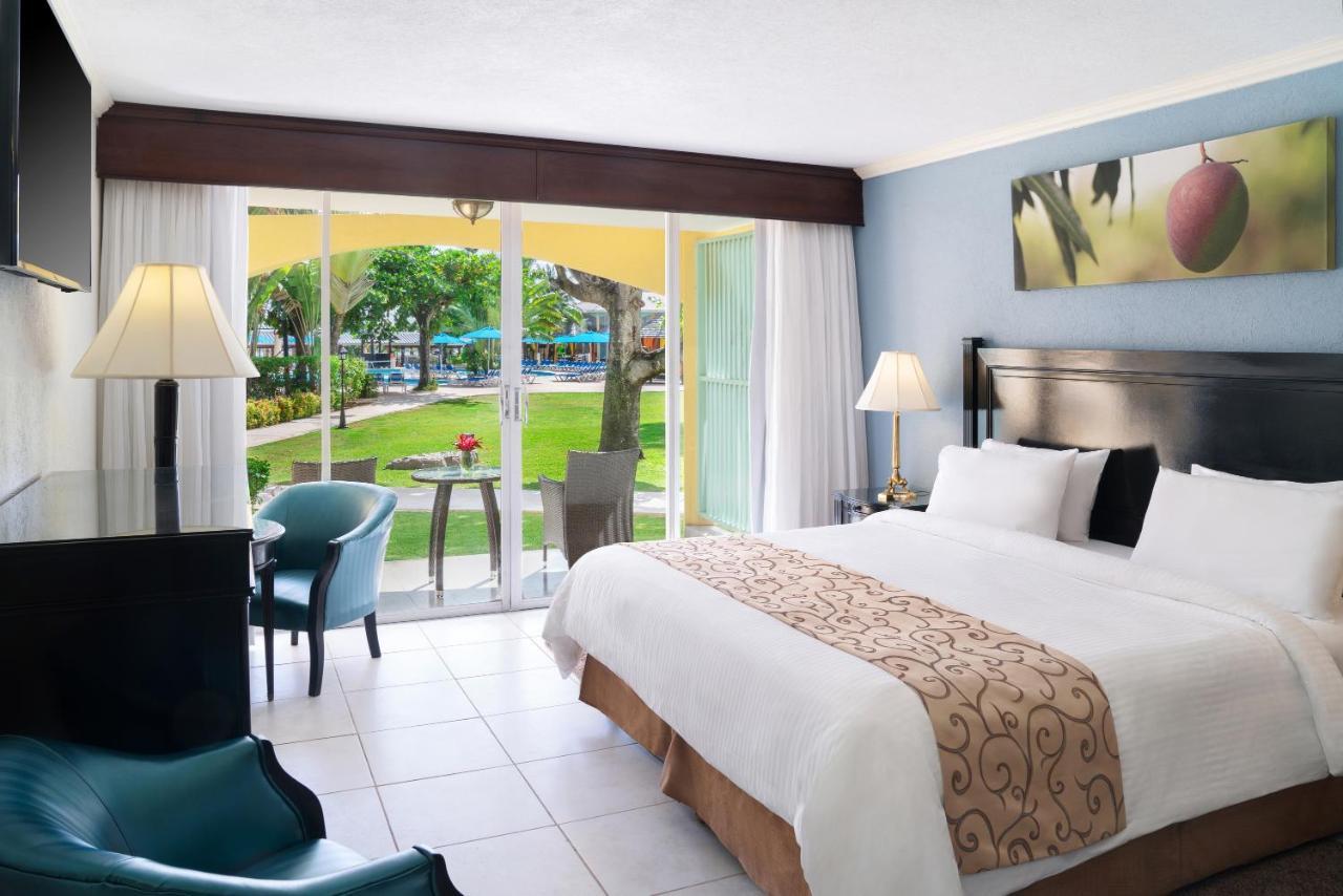 Water View Guestroom