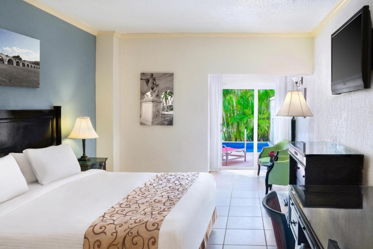 Plunge Pool Jr Suite Concierge Service