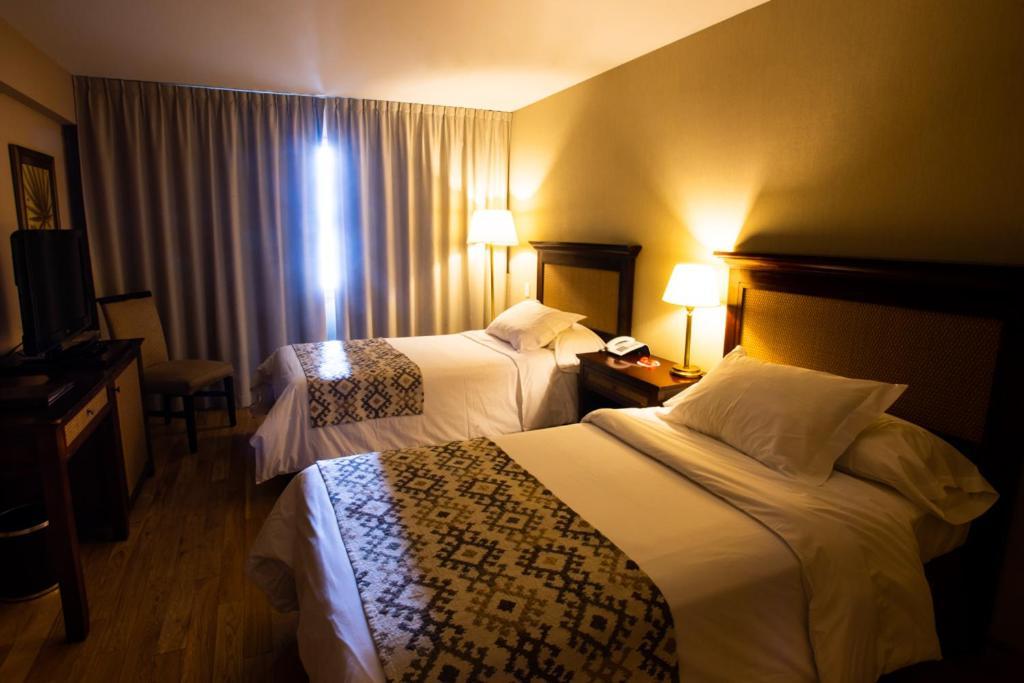 Economy Double or Twin Room,264376369:JPEG