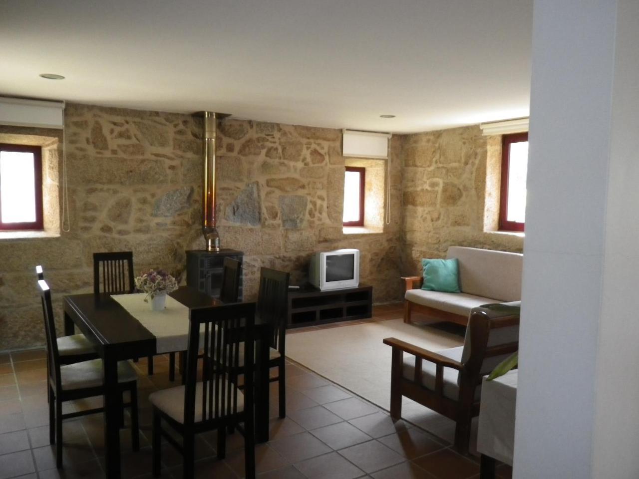 Two-Bedroom Apartment,942996280:JPEG
