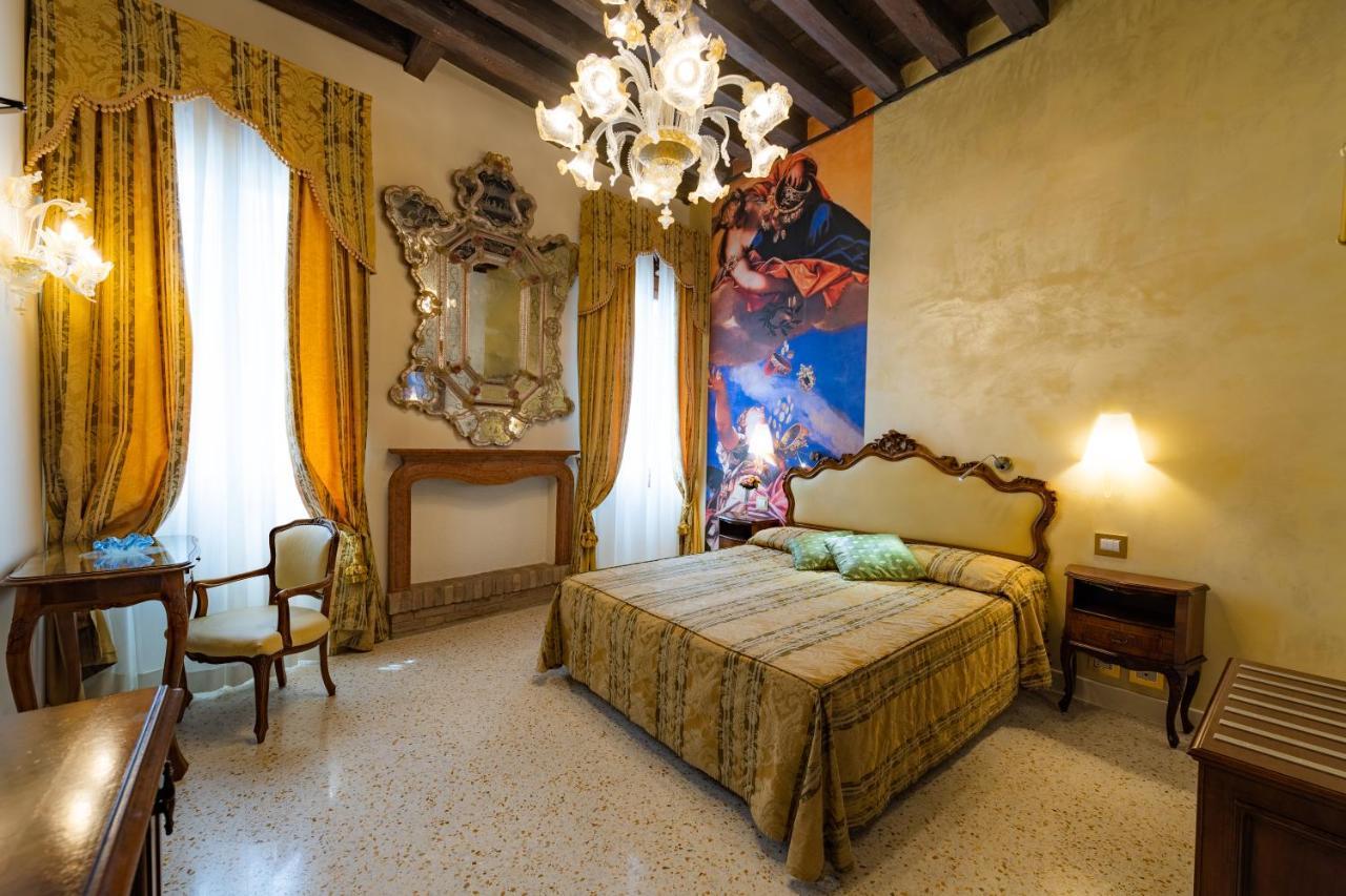 Deluxe Double Room Square View