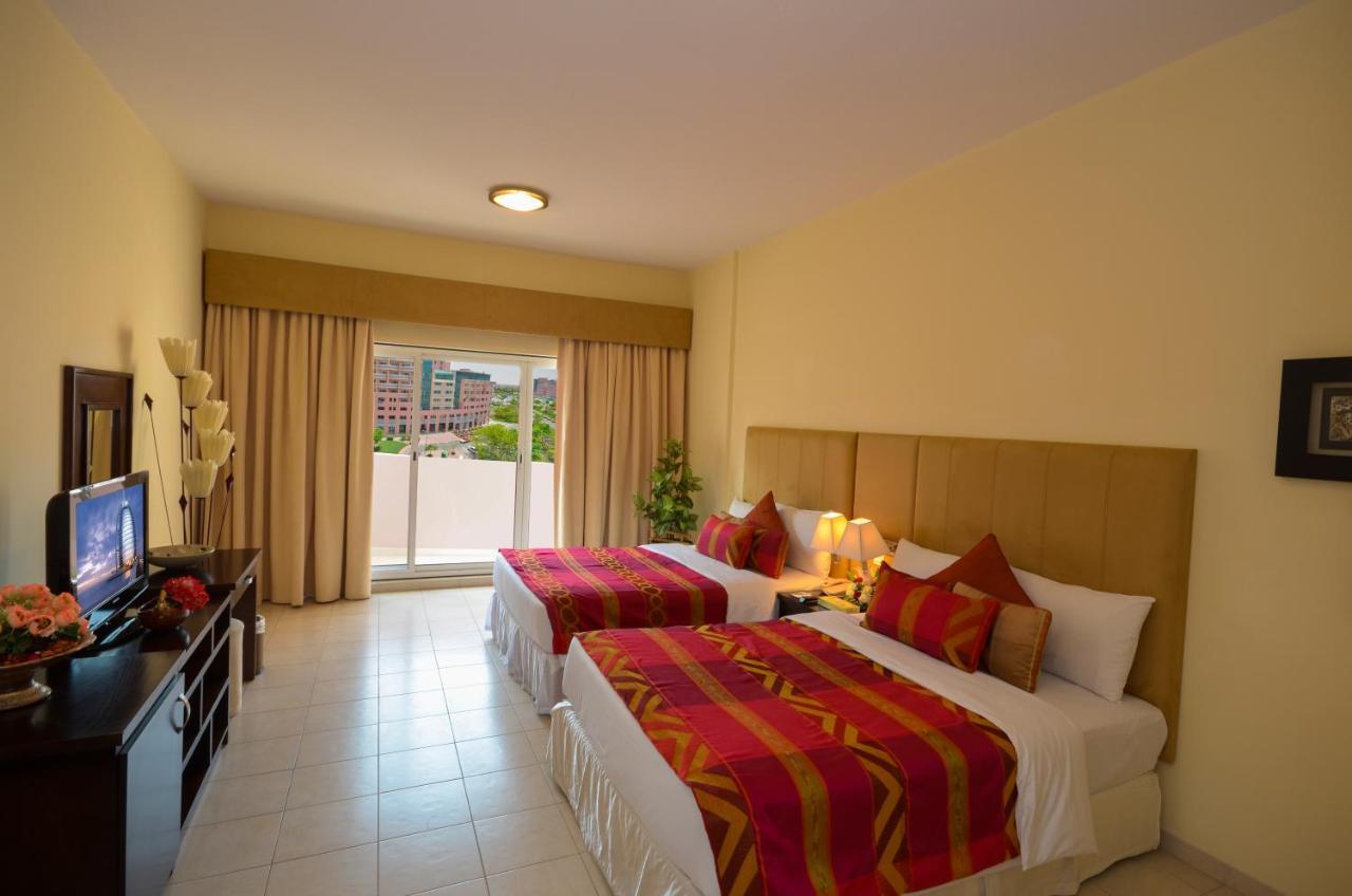Deluxe One-Bedroom Apartment