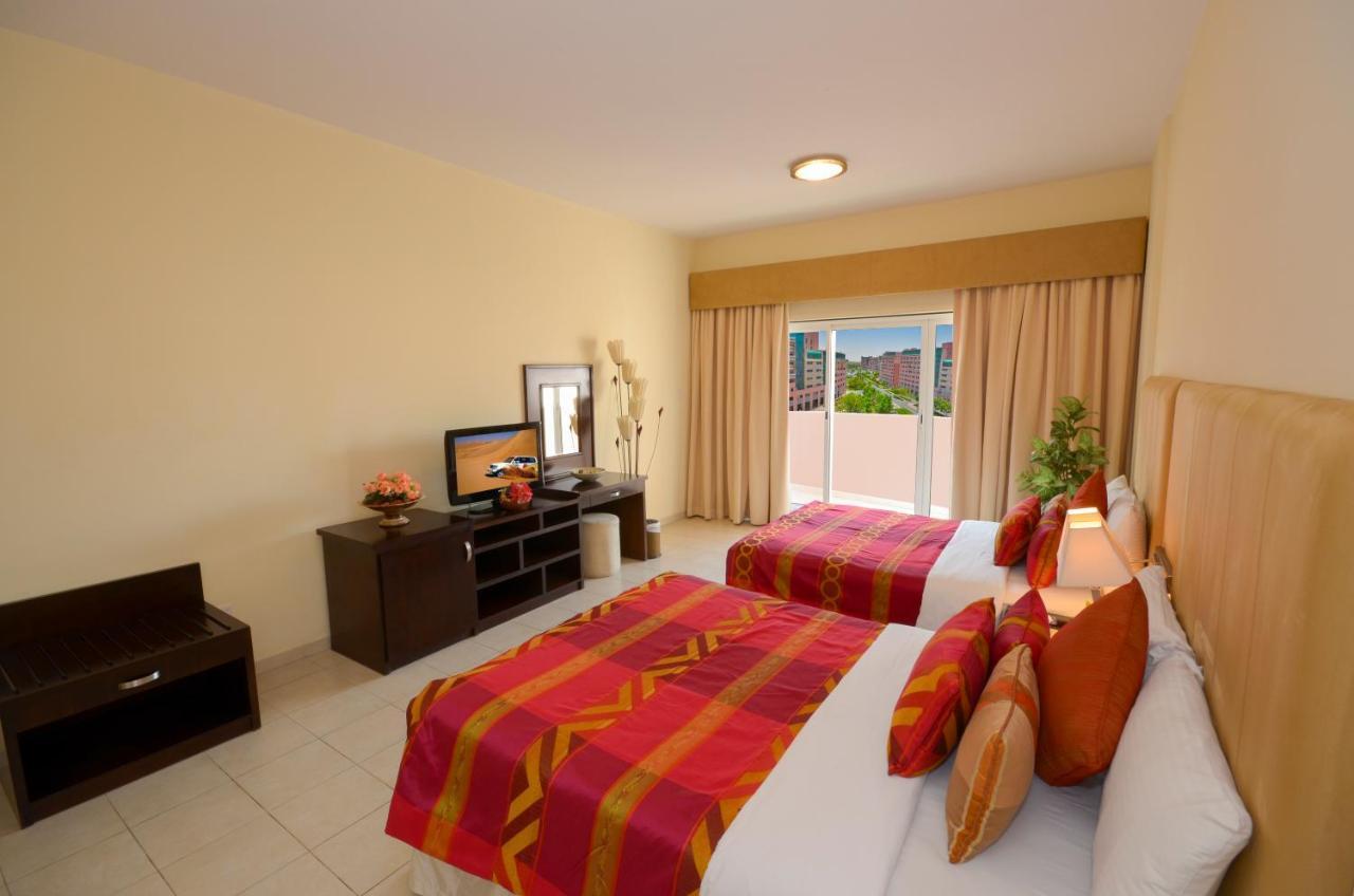 Deluxe One-Bedroom Apartment