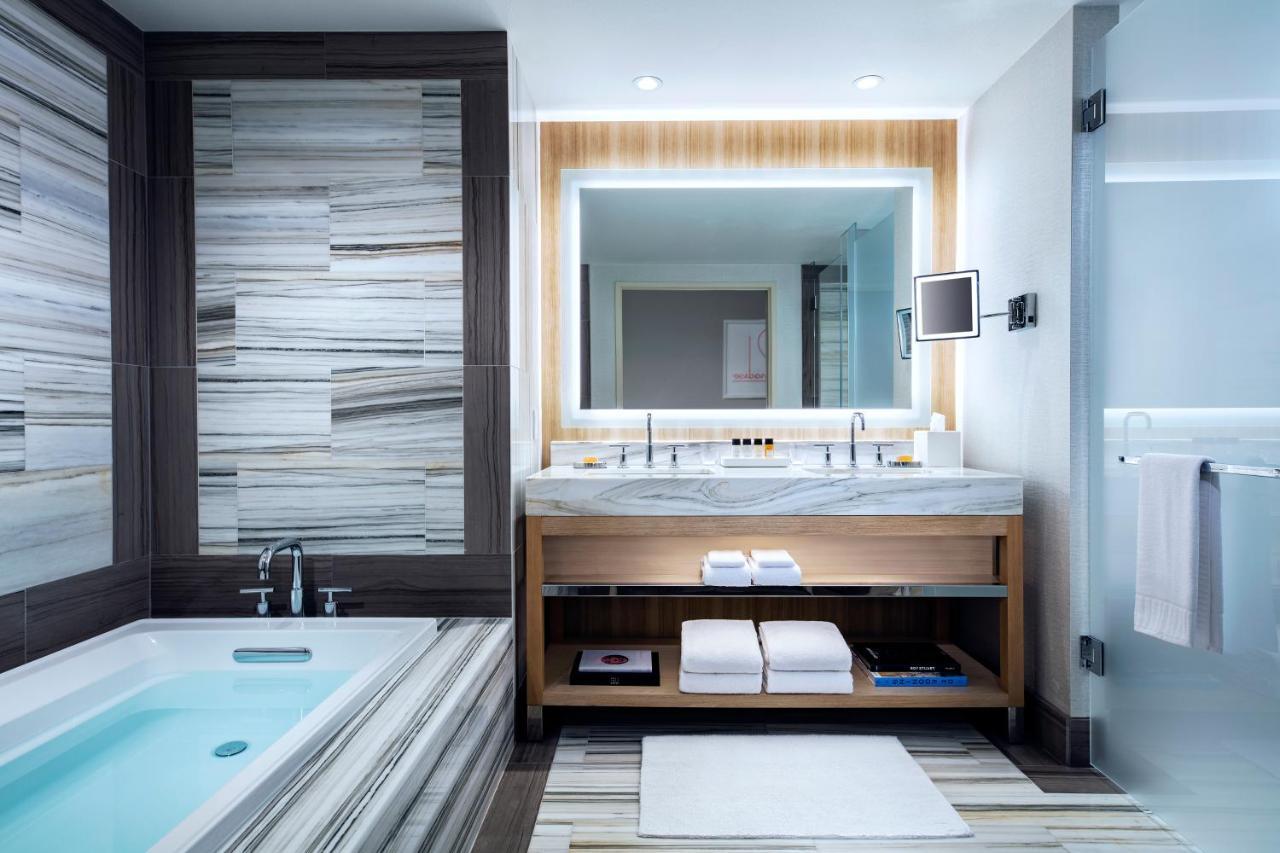 Salon Suite