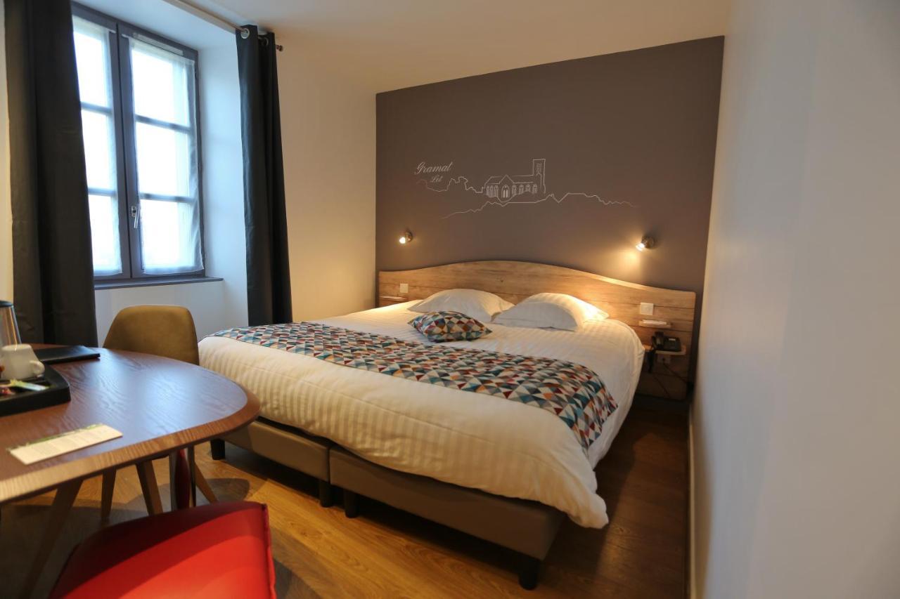 Queen Room Queen Bed River View