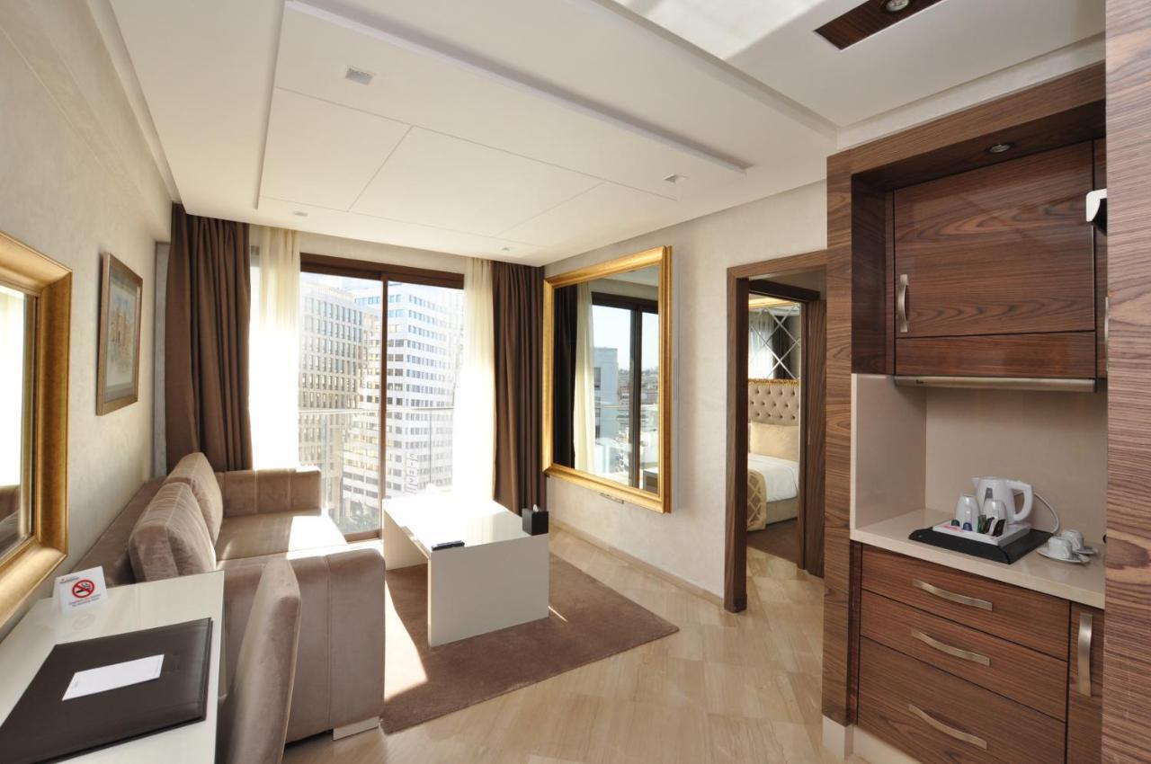 Standard Junior Suite King bed