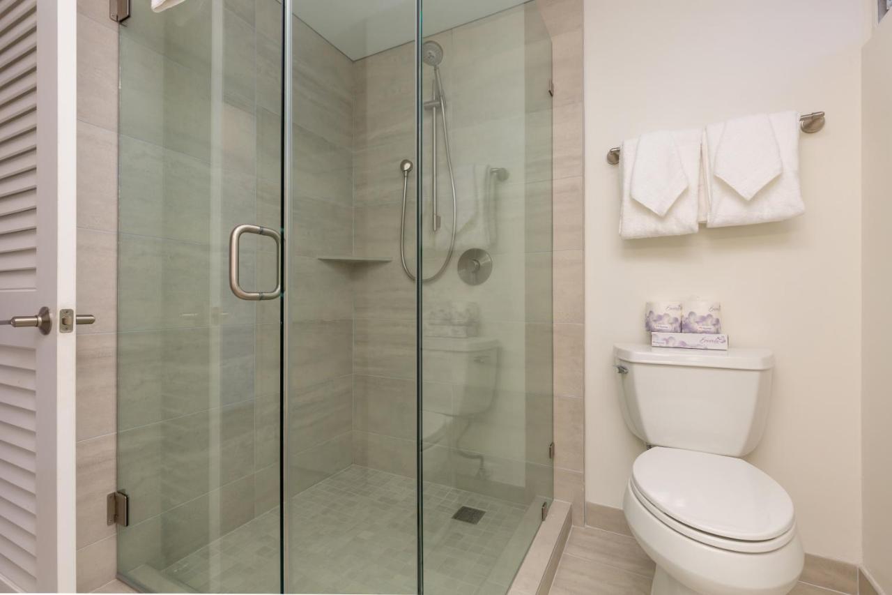 1-Bedroom Deluxe Ocean View Suite