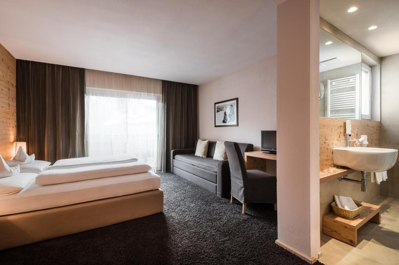 Double or Twin Room Balcony