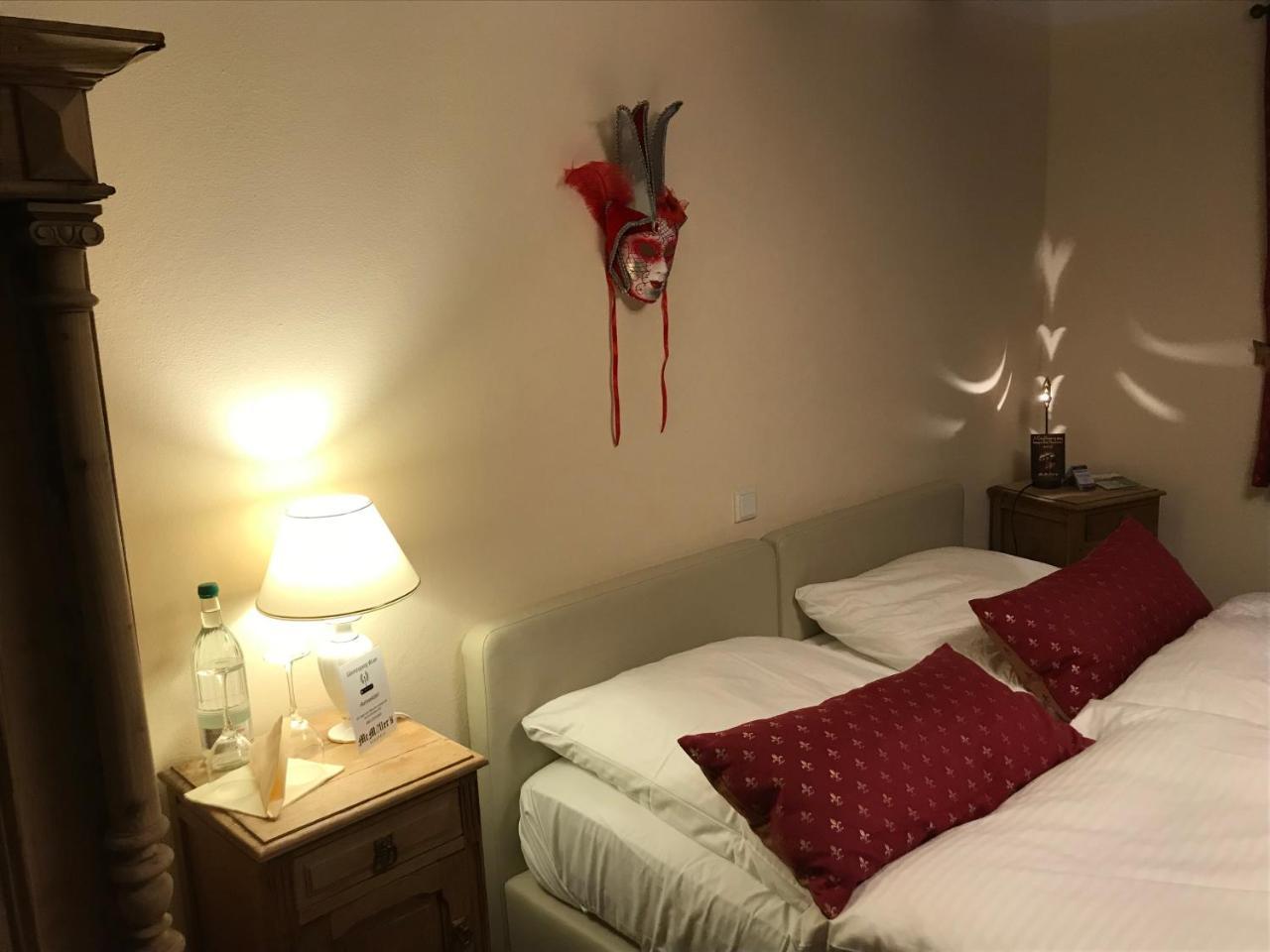Deluxe Double Room Shower