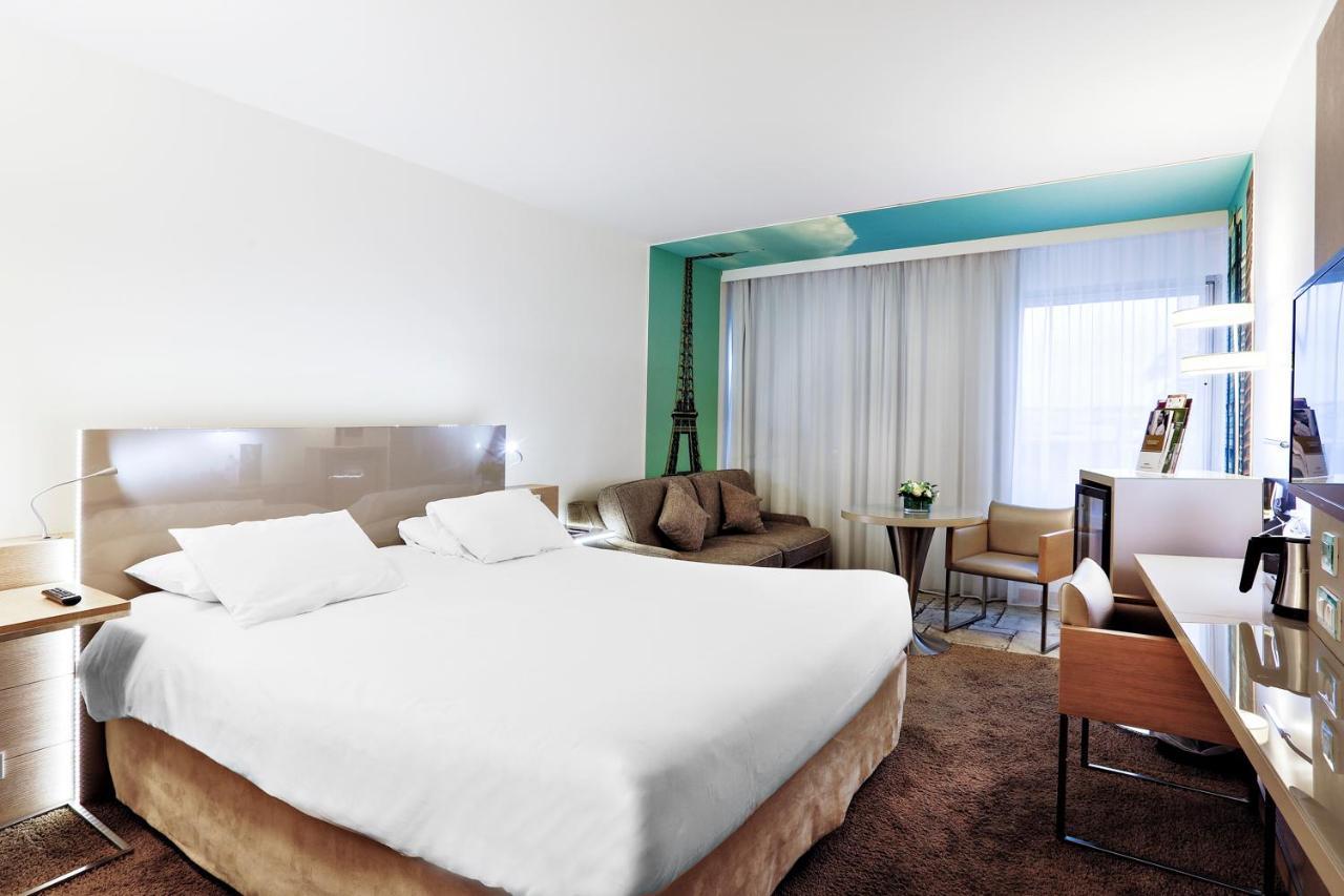 Superior Kamer met 1 Tweepersoonsbed en 1 Slaapbank voor 2 Personen