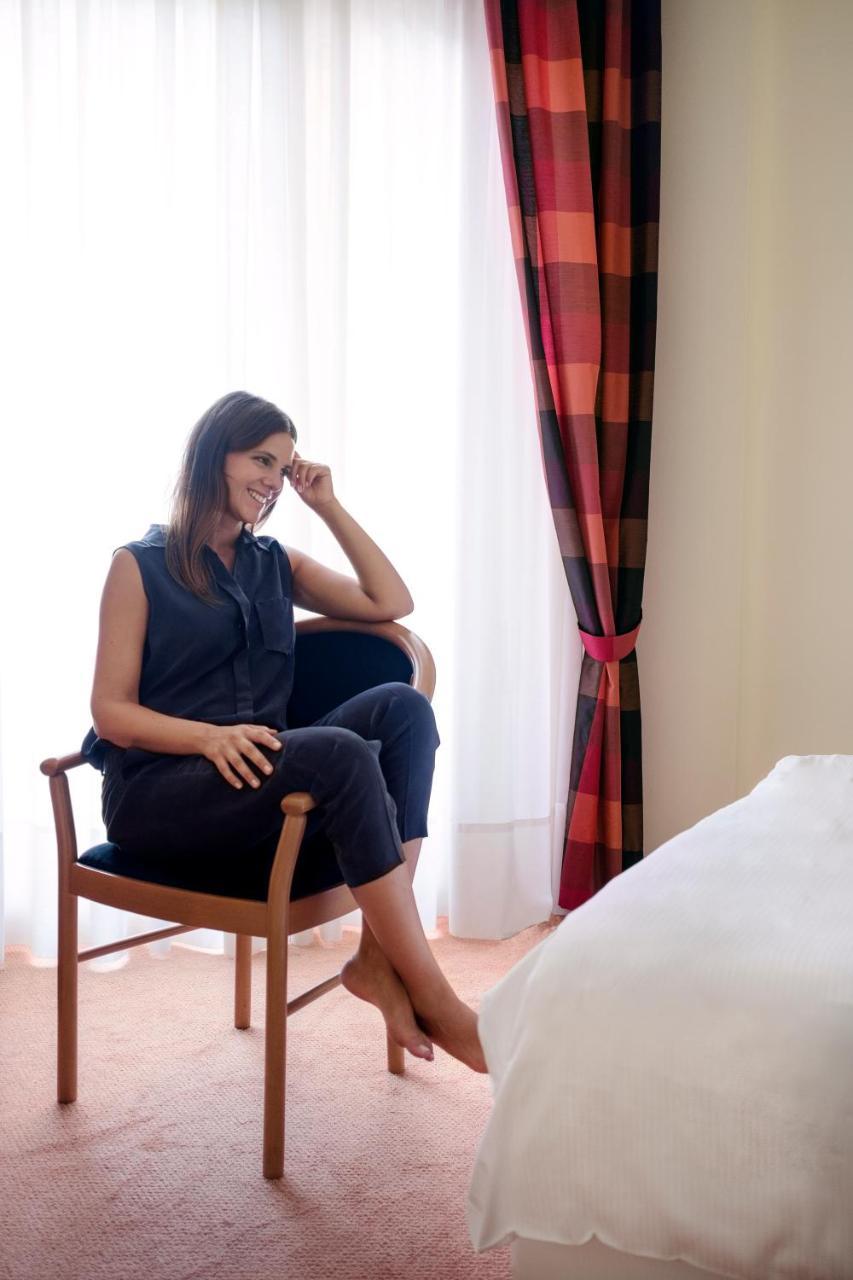 Single Room with Balcony,932631682:JPEG