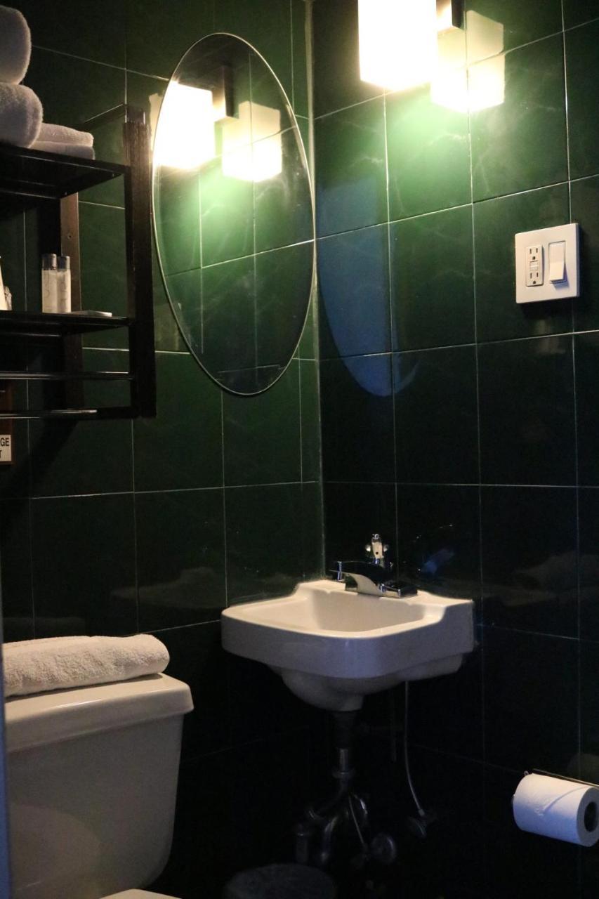Single Room Bathroom