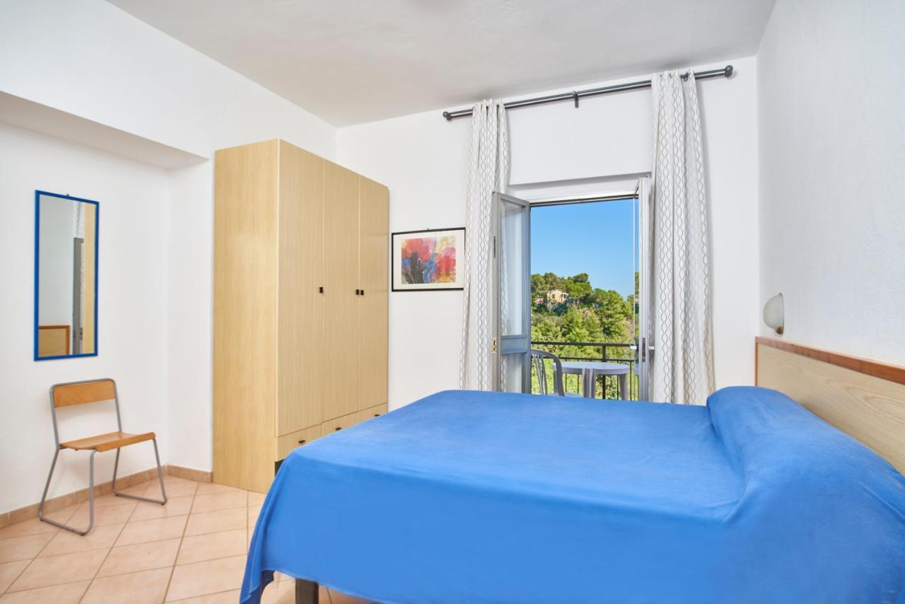One-Bedroom Apartment Sea View