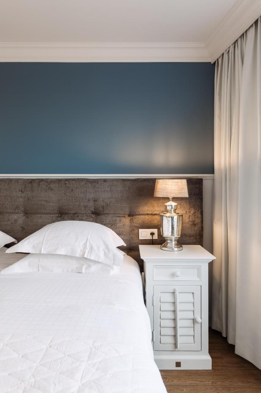 Hamptons double room streetview