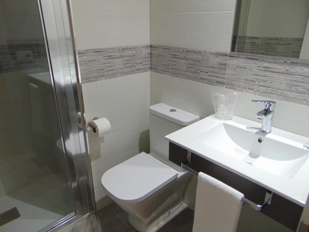 Standard Single Room,989007994:JPEG