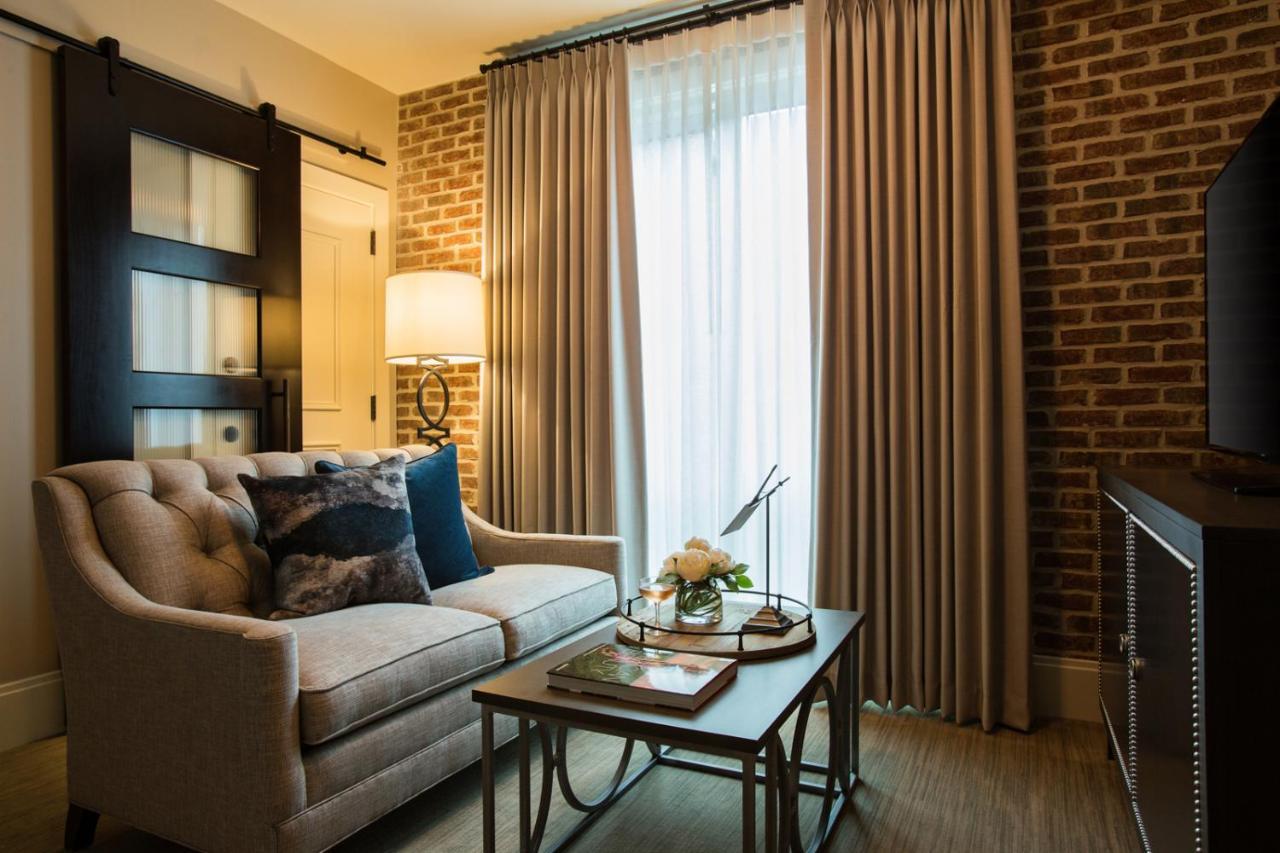 Signature One-Bedroom Suite