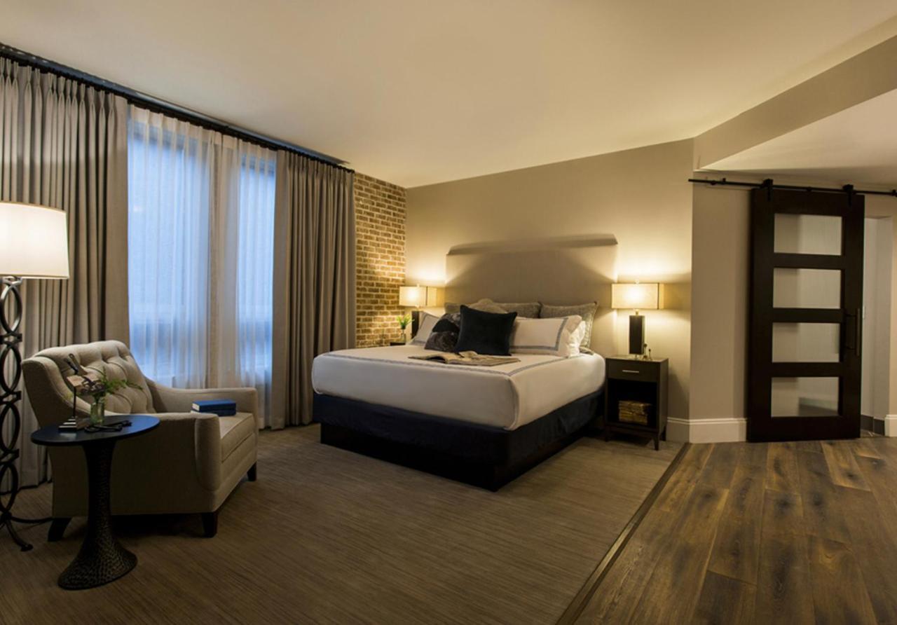Signature One-Bedroom Suite