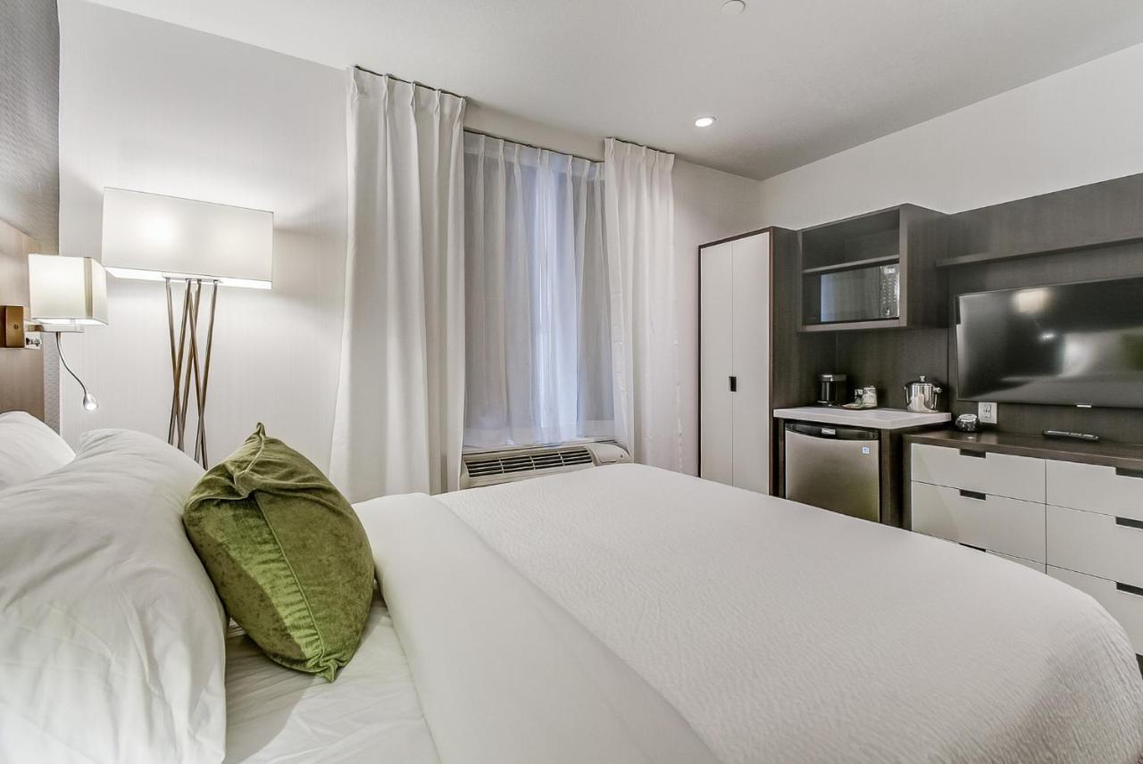 Standard one Queen bed