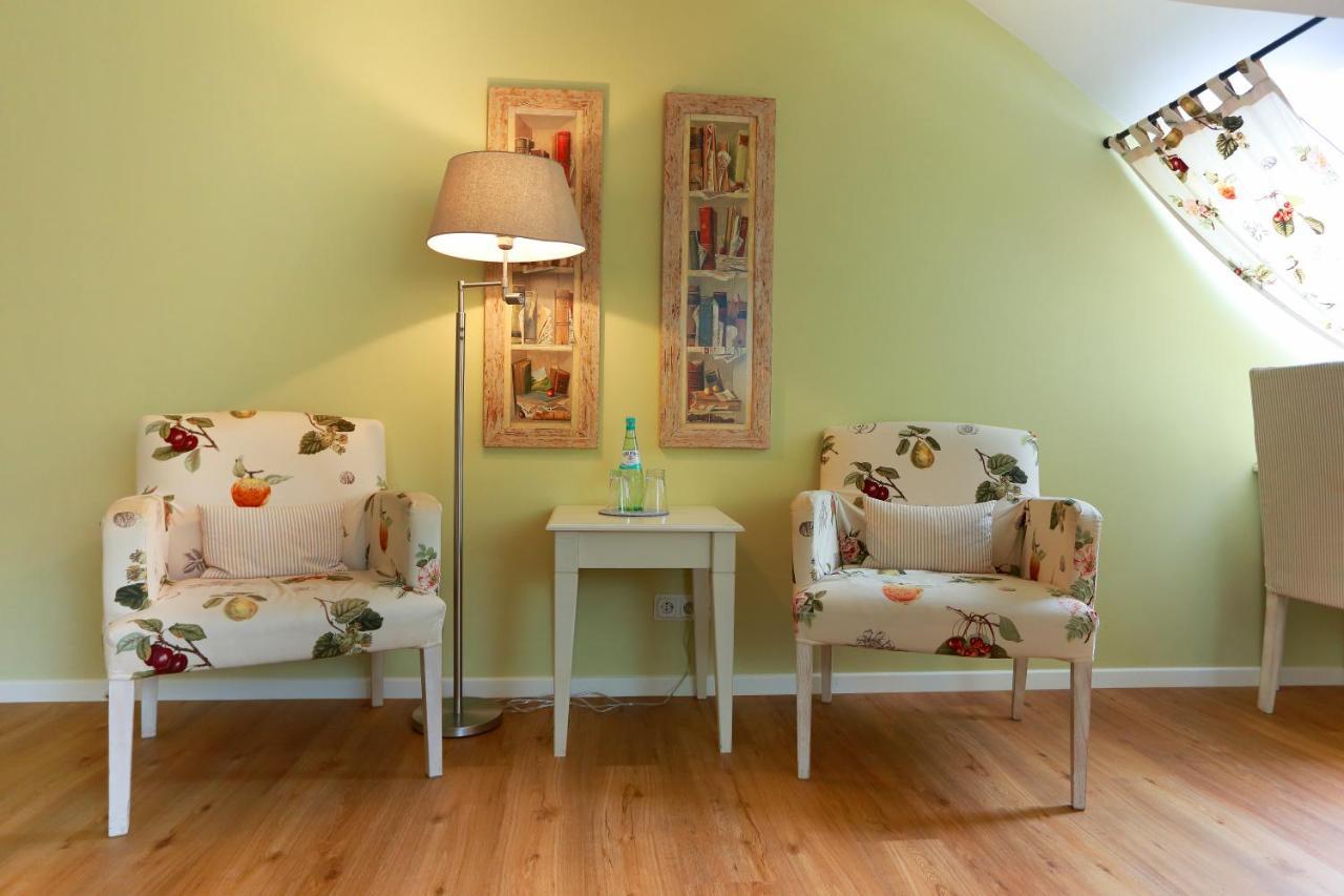 Blesius Garden Room