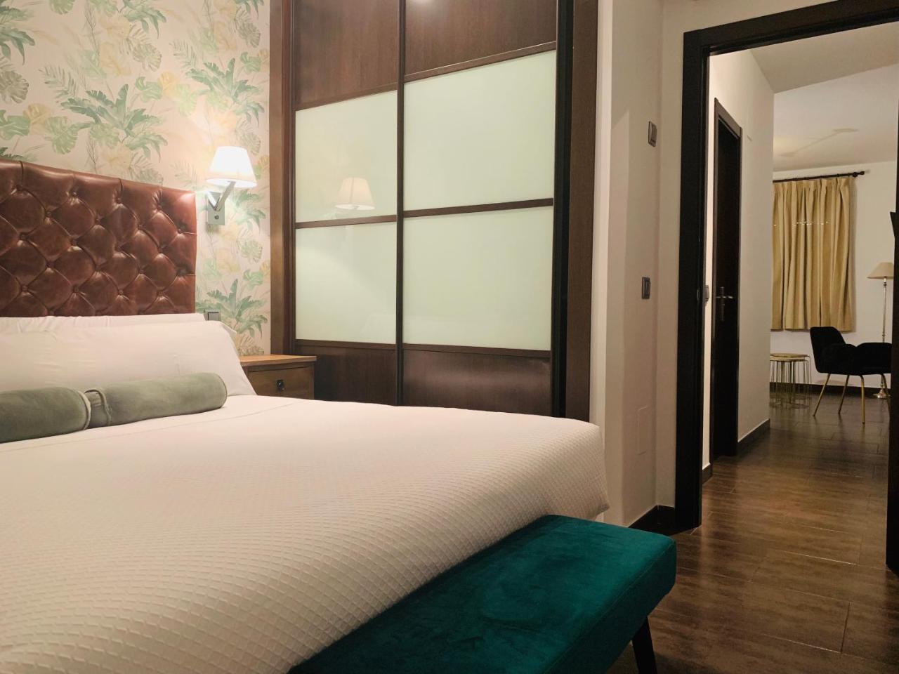 Standard Double Suite