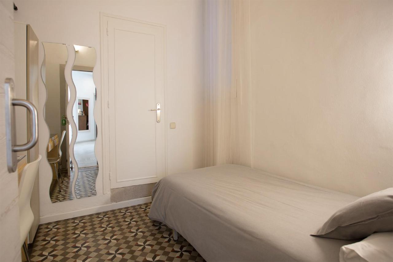 Standard Single Room Private Bathroom