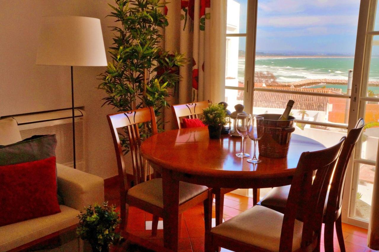 One-Bedroom Apartment Sea View