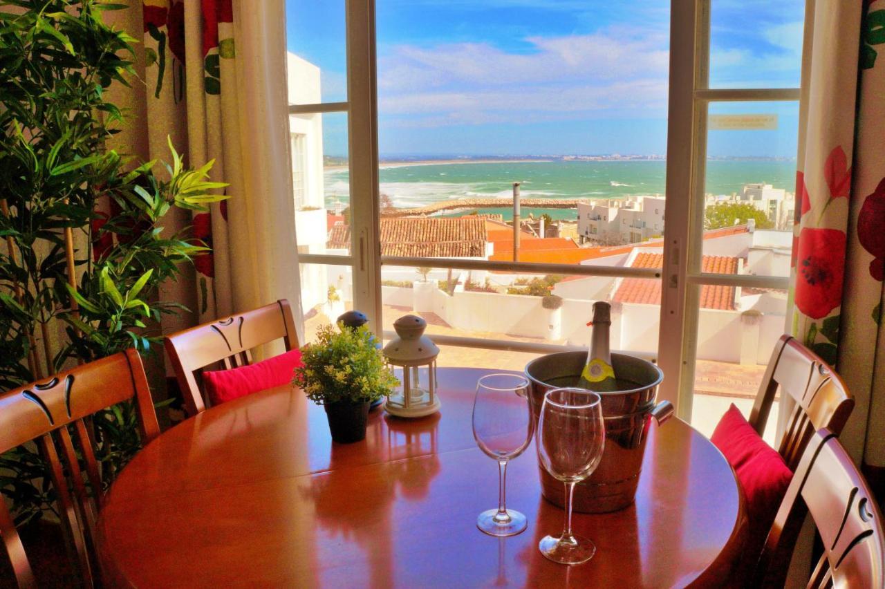 One-Bedroom Apartment Sea View