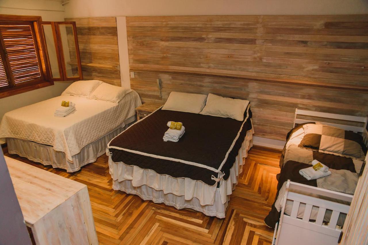 Deluxe Family Room H10