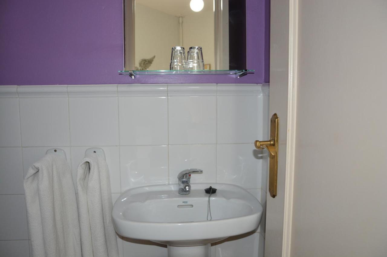 Twin Room Shower