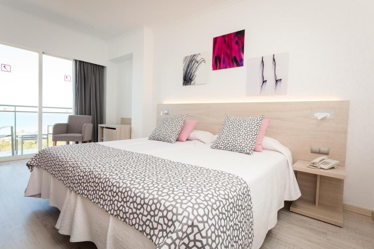Standard Doppelzimmer mit seitlichem Meerblick