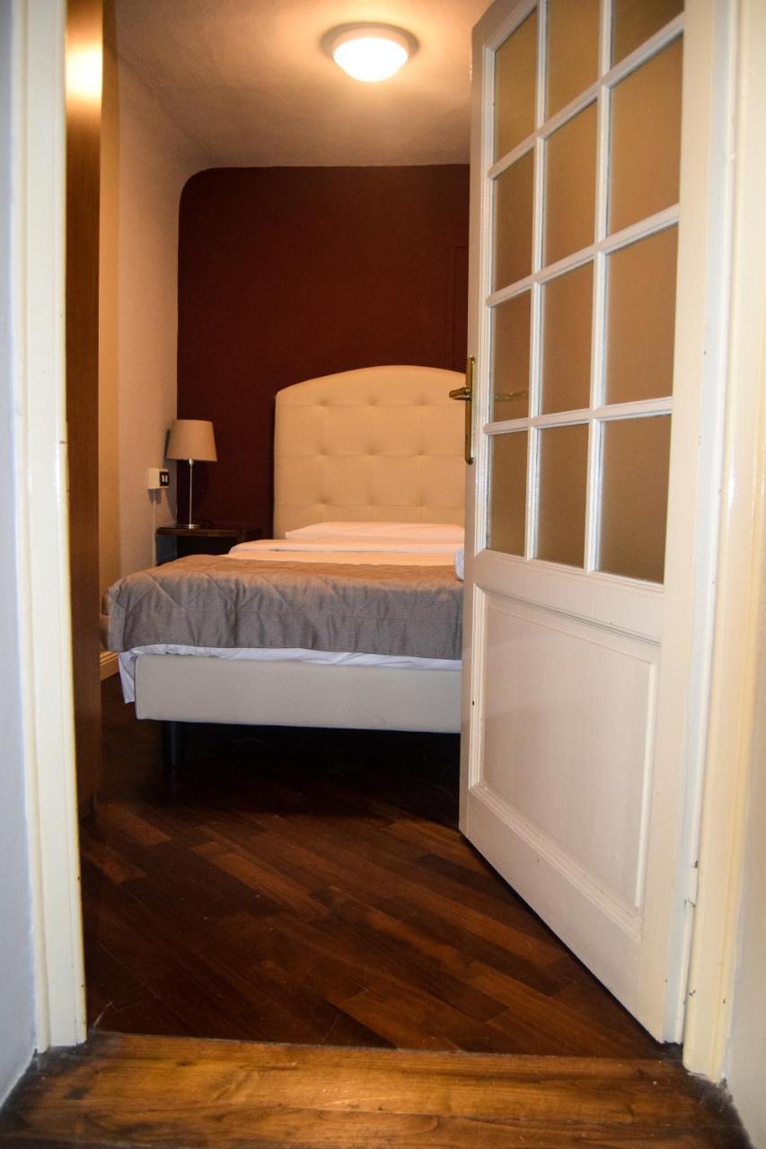 Single Room with Shared Bathroom,769203808:JPEG