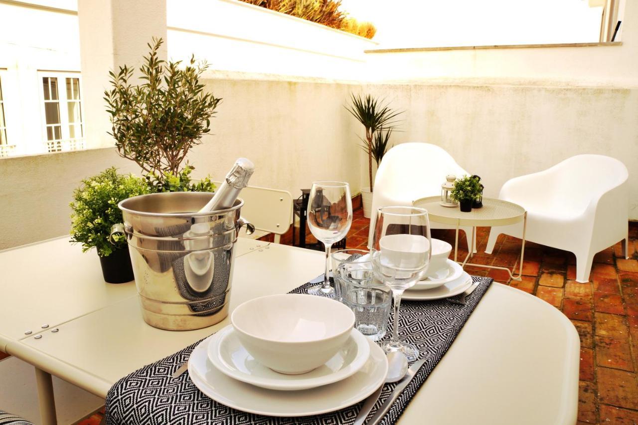 One-Bedroom Apartment Terrace Balcony