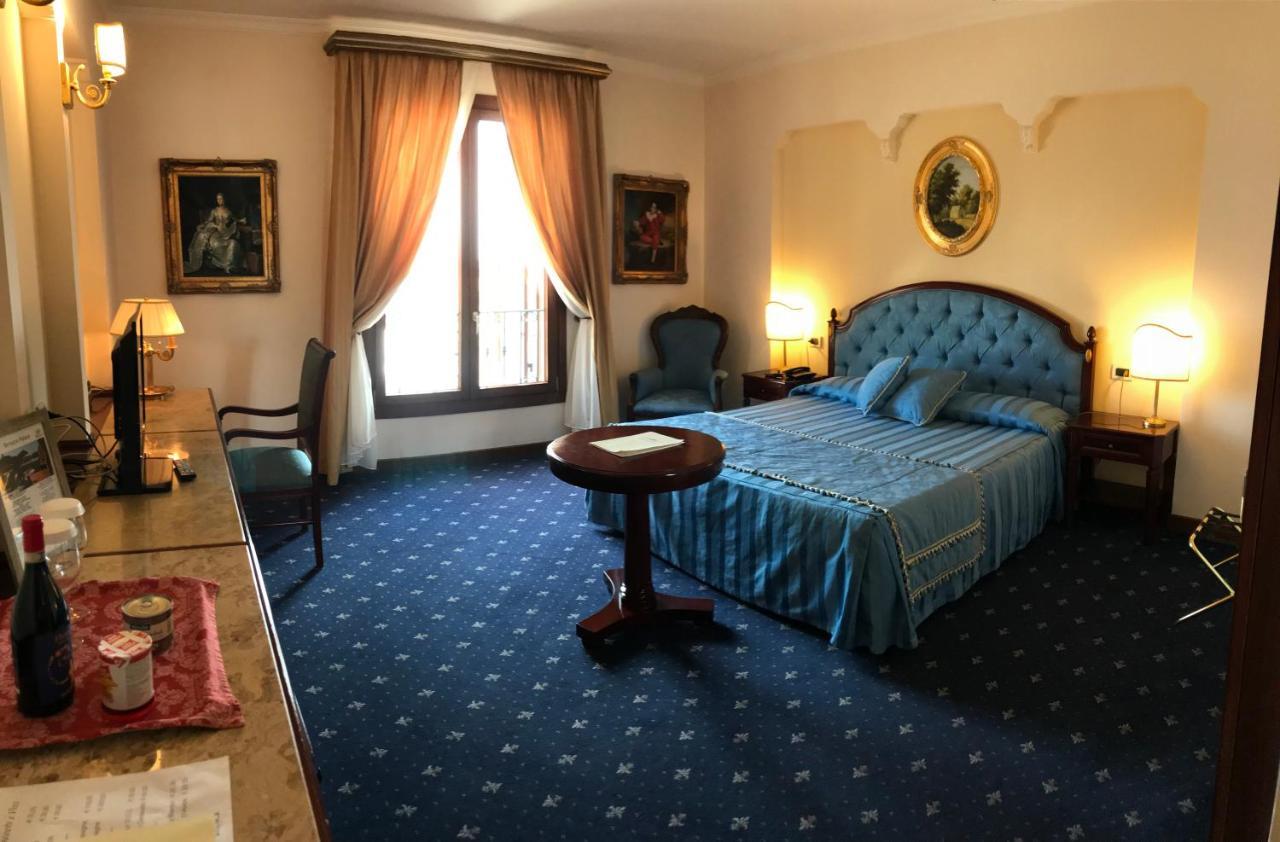 Large Double or Twin Room