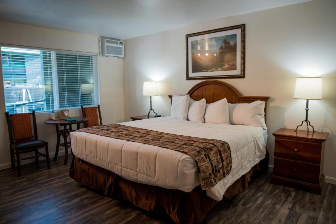 Standard King Room