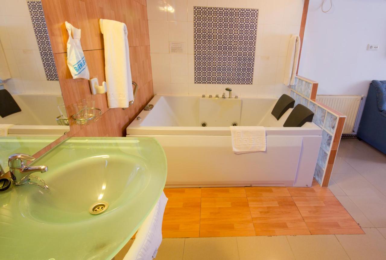 Queen Room Spa Bath