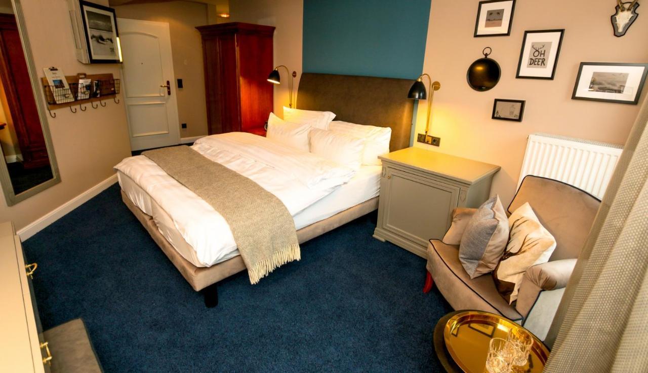 Double Room Economy