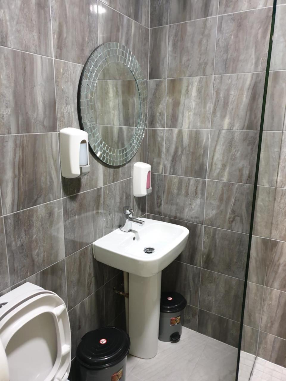 Cama en habitación compartida mixta para 16 personas
