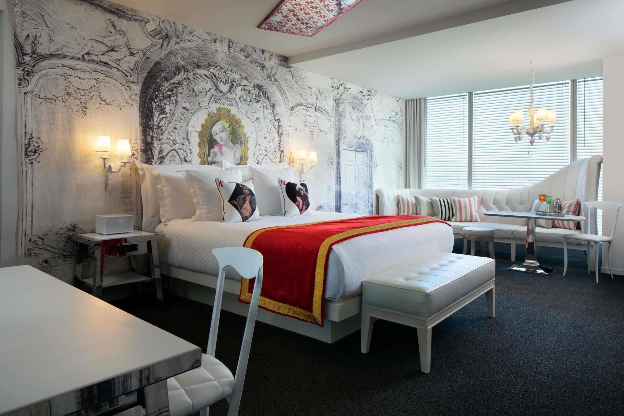 Mega Suite