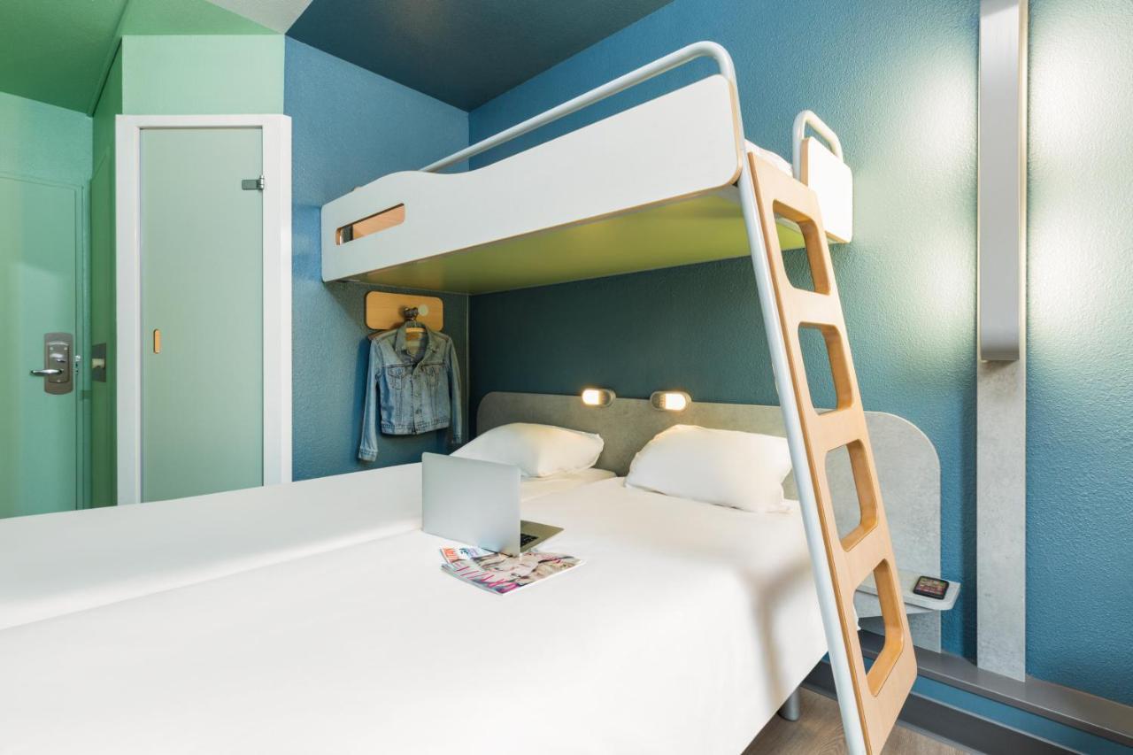 Triple Room with Three Single Beds,775099369:JPEG