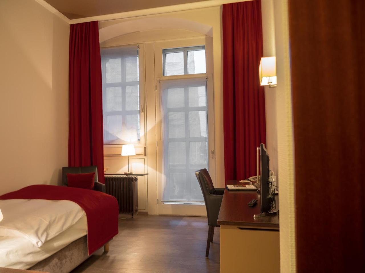King Size Single Room