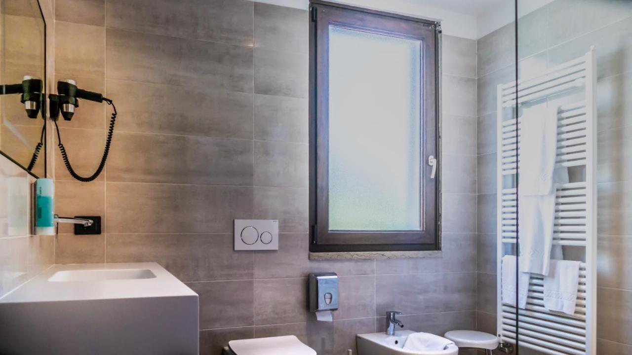 Deluxe Double Room Lake View