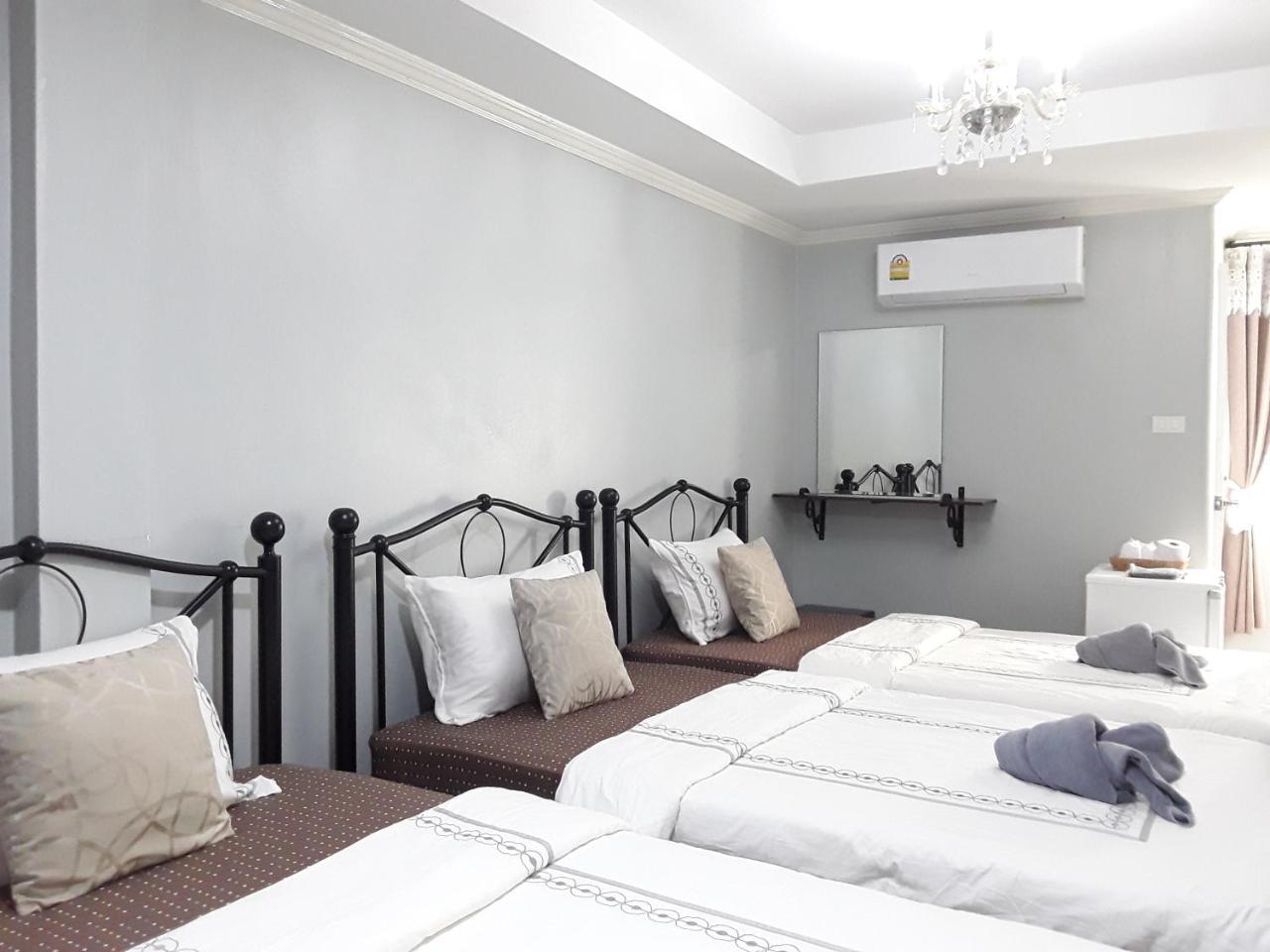 Deluxe Family Room