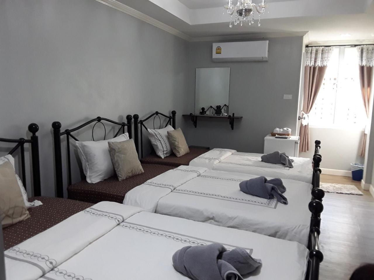Deluxe Family Room