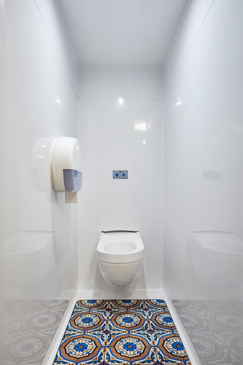 Cabrio Room Private Bathroom