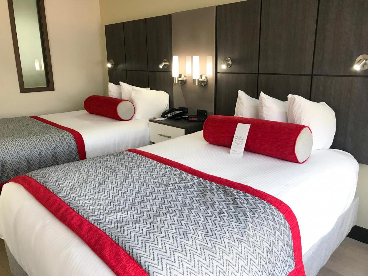 Studio Suite Two Double Beds Non-Smoking