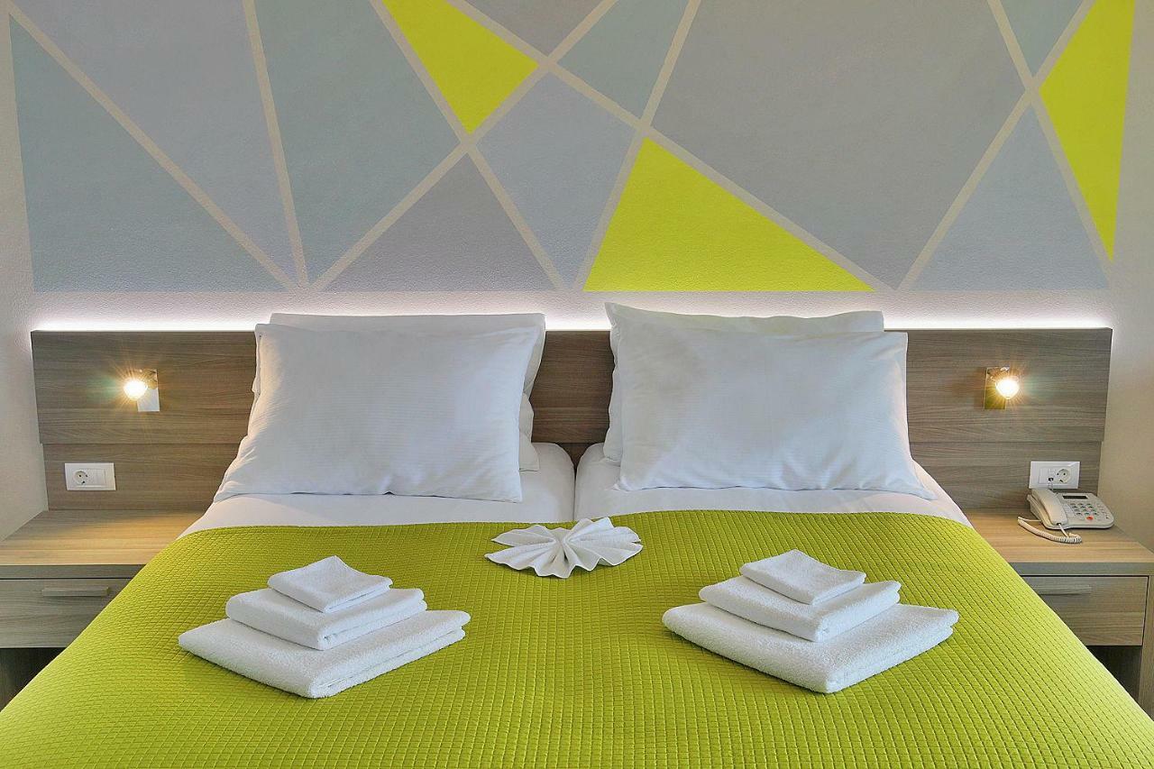 Doppelzimmer mit Balkon und Meerblick