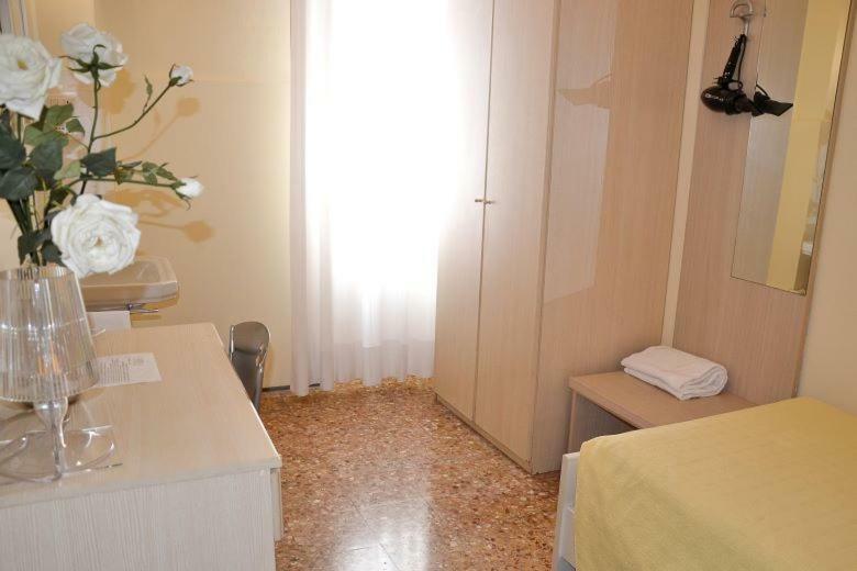 Single Room Shared Shower Toilet