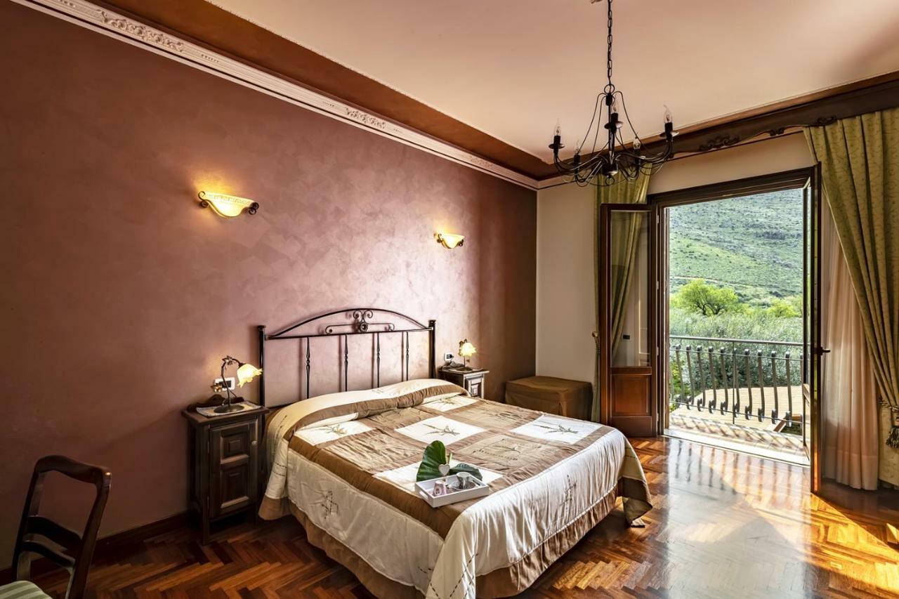 Camera Familiare con Bagno Privato