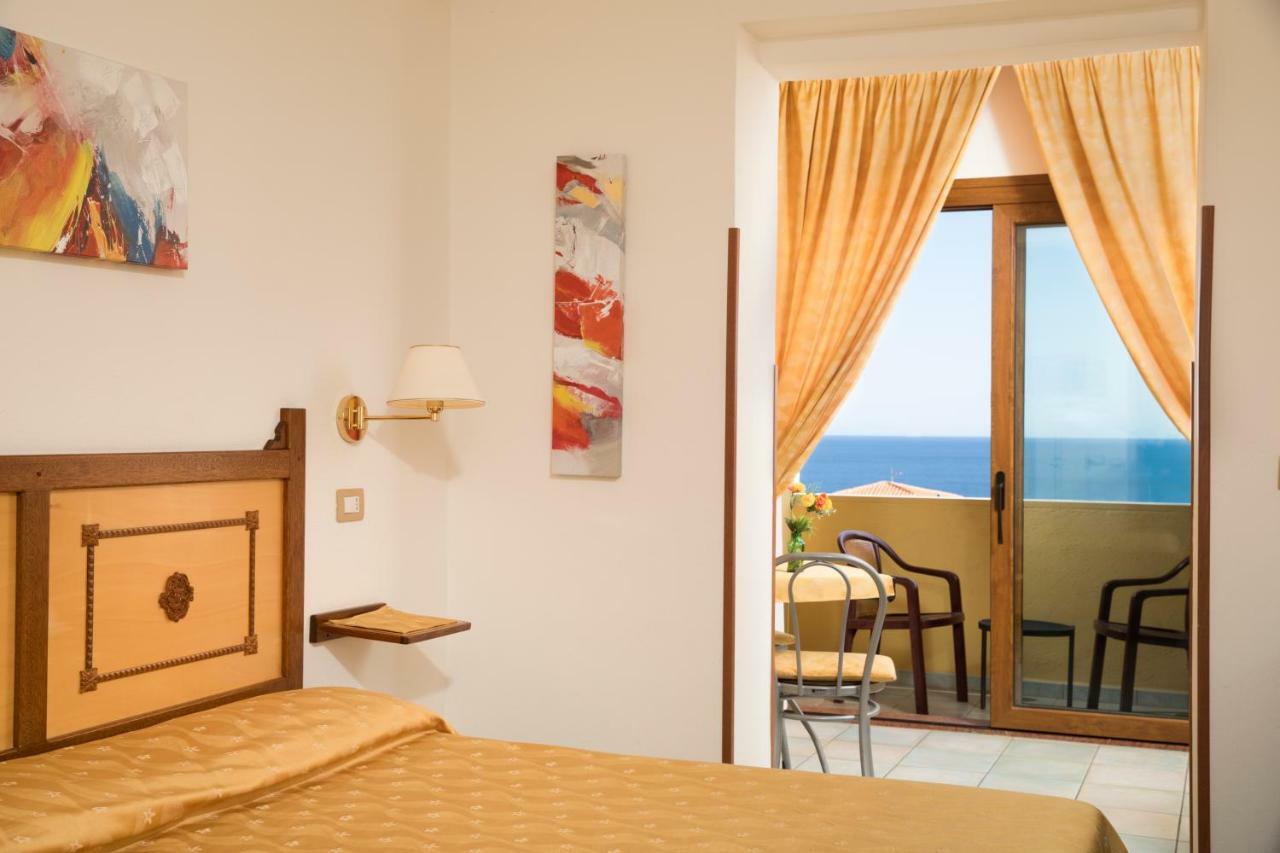 Standard Double or Twin Room Balcony