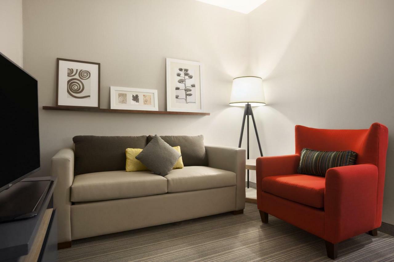 One-Bedroom King Suite Sofa Bed Non-Smoking